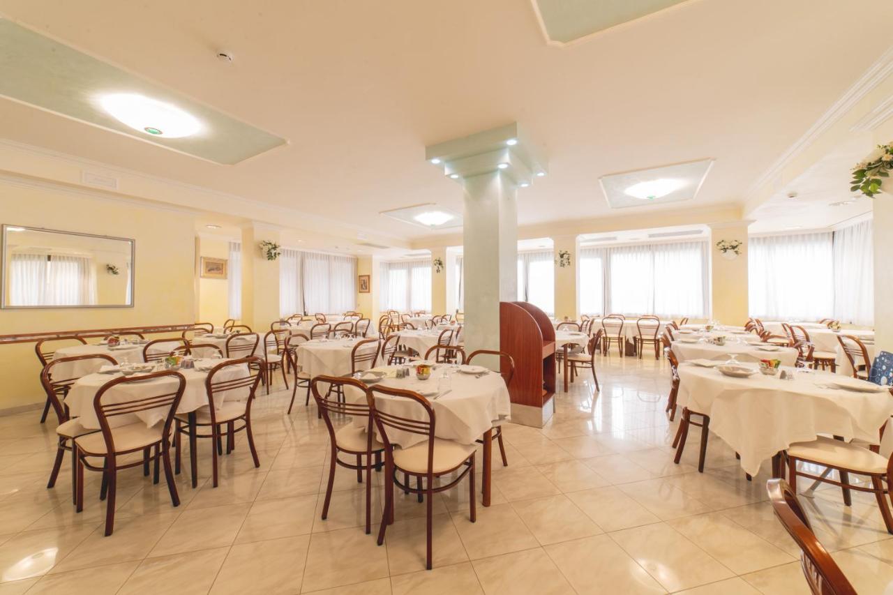 Hotel Cavalli Cattolica Zewnętrze zdjęcie