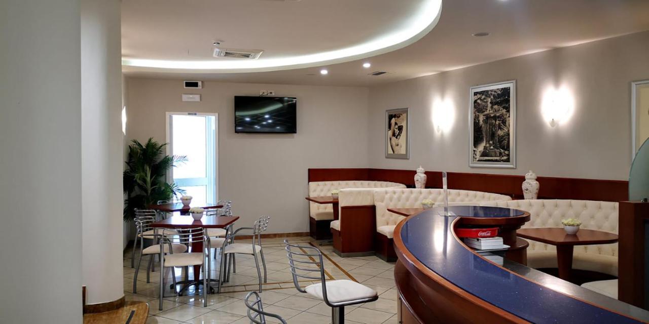 Hotel Cavalli Cattolica Zewnętrze zdjęcie