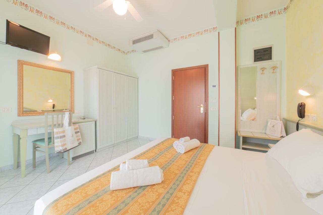 Hotel Cavalli Cattolica Zewnętrze zdjęcie