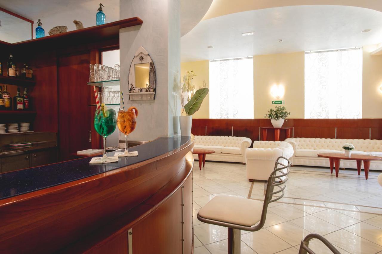 Hotel Cavalli Cattolica Zewnętrze zdjęcie